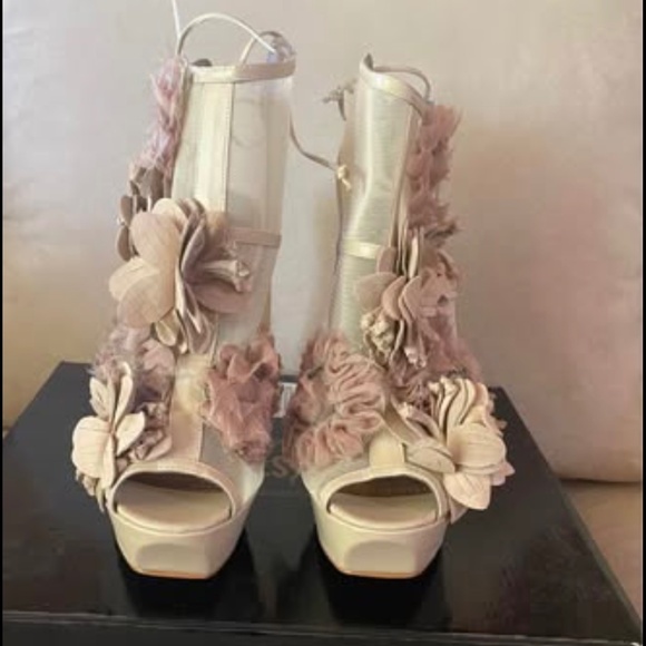 Women’s Colin Stuart size 8 High Heels New with box - Picture 3 of 8